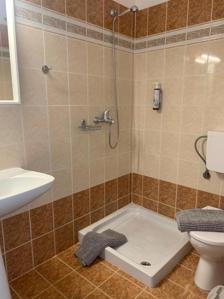 Nisaki Mathraki B&B Luaran gambar