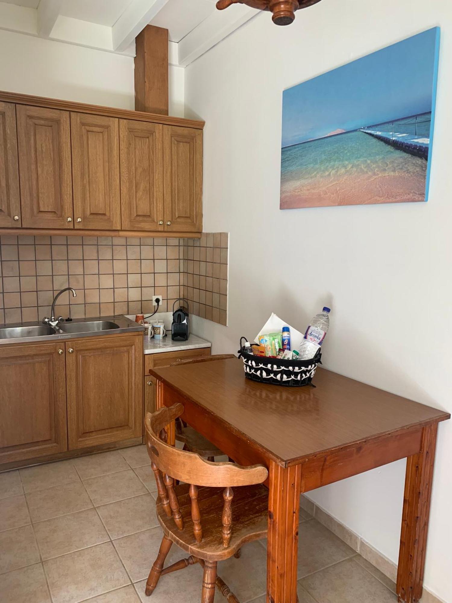 Nisaki Mathraki B&B Luaran gambar