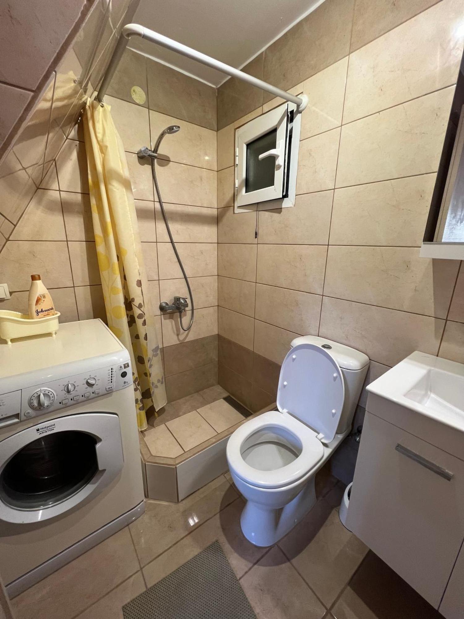 Nisaki Mathraki B&B Luaran gambar