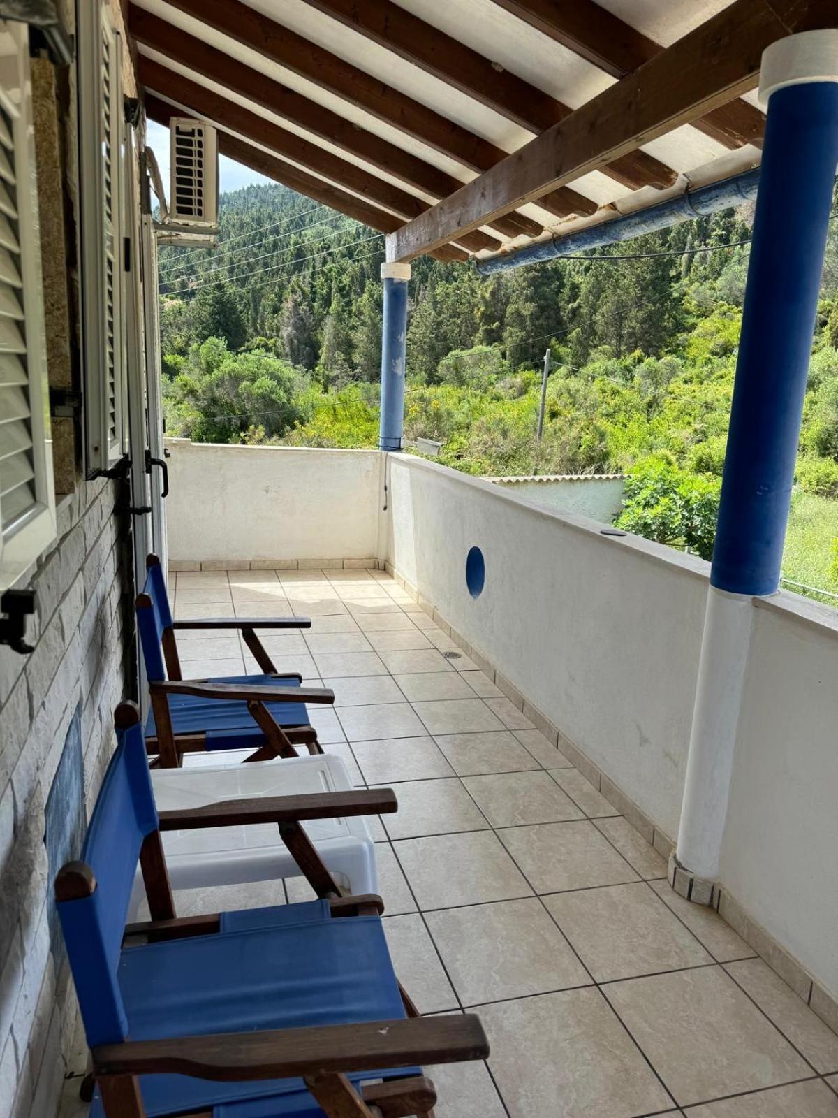 Nisaki Mathraki B&B Bilik gambar